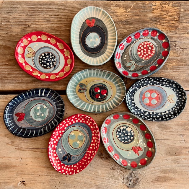 Ovale kleine Teller, handbemalte Keramik, L'Atelier de Julie, 12x9cm