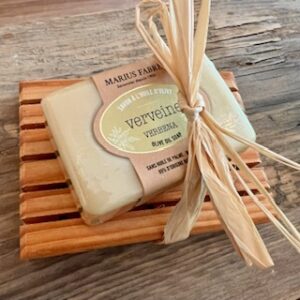 Geschenk-Set: Seifenschale aus Holz mit Olivenölseife, Marius Fabre und Naturayl, 11x8 cm