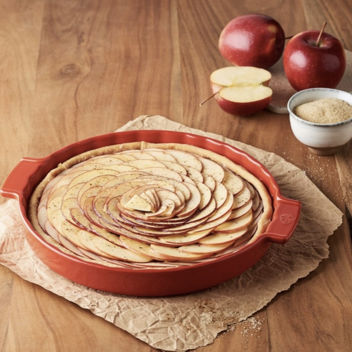 Steinzeug Tarteform / Backform mit Ohren, Rot, Peugeot, 30cm