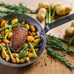 Bauernpfanne "Mineral B" mit ca. 9 cm hohem Rand, de Buyer, D=28cm